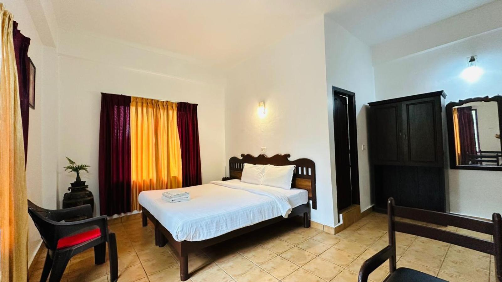 Wild Elephant Resort Kallar Vattiyar Exterior photo