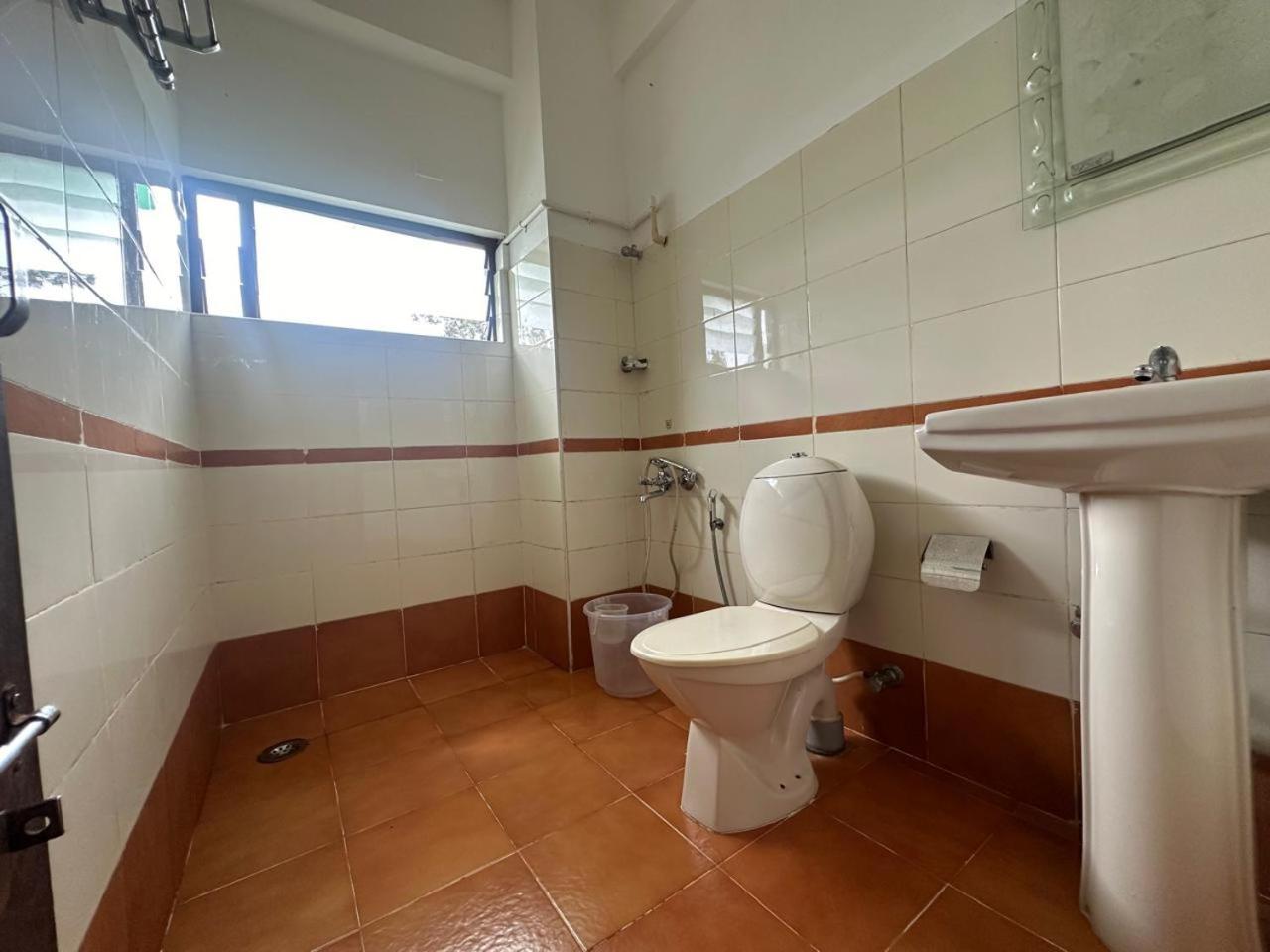 Wild Elephant Resort Kallar Vattiyar Exterior photo
