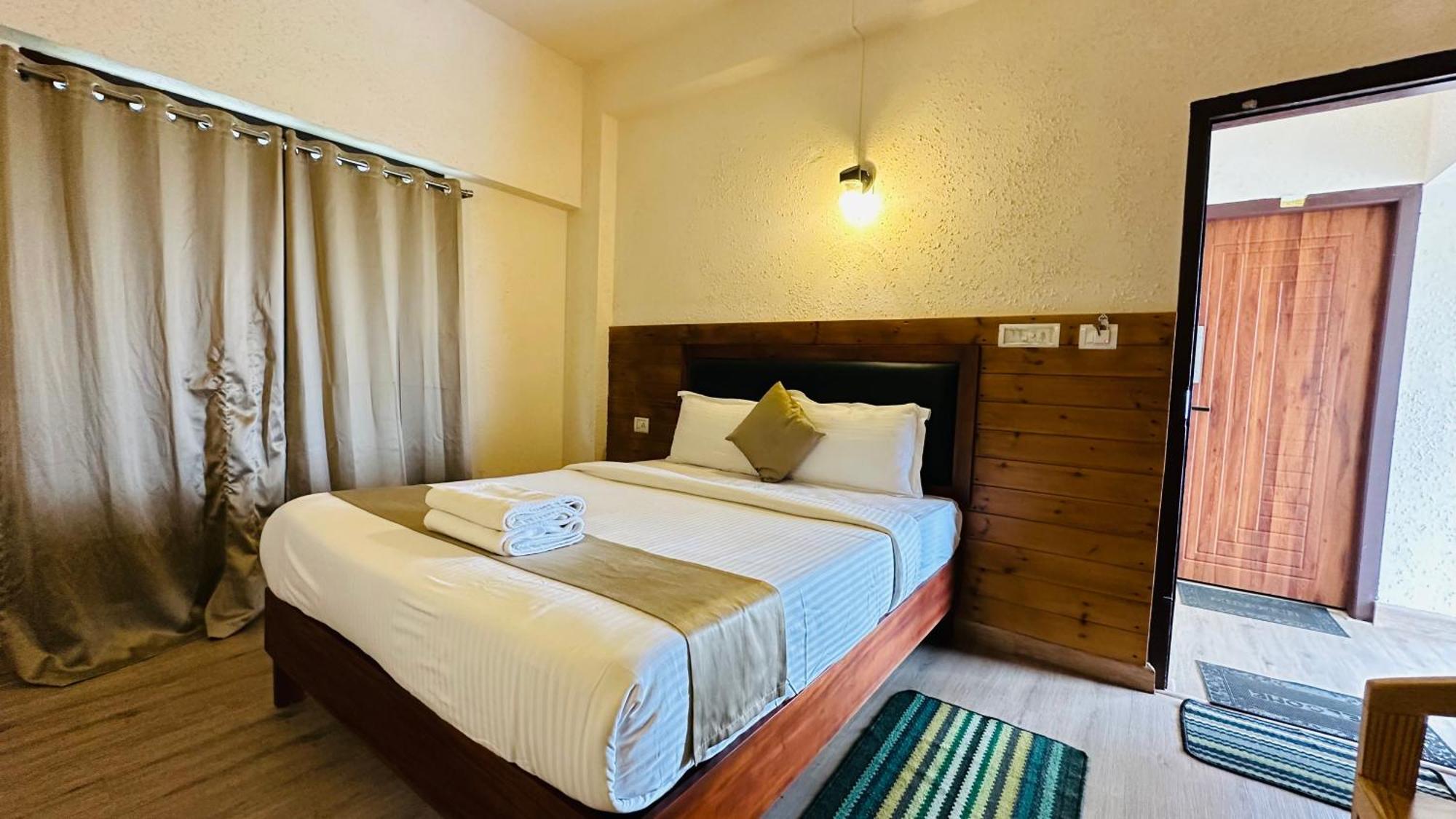 Wild Elephant Resort Kallar Vattiyar Exterior photo